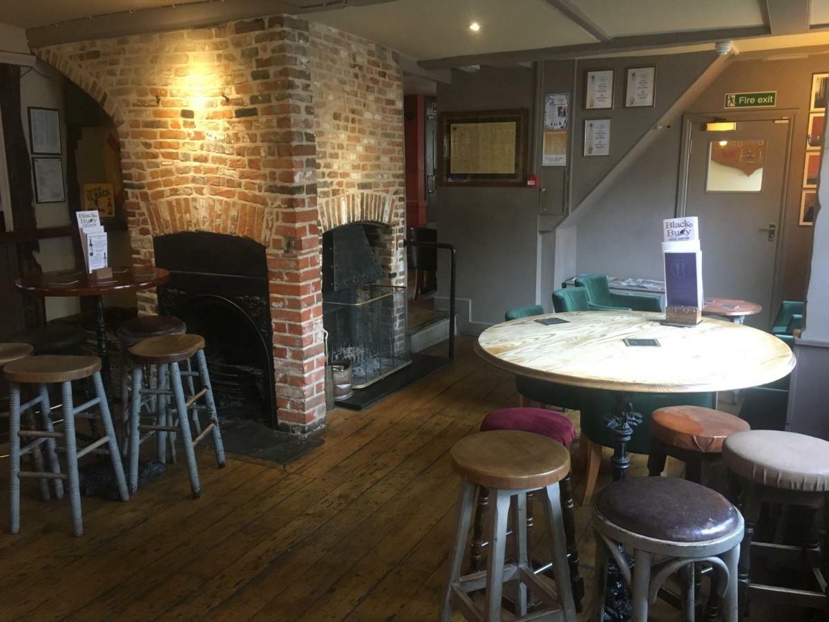 Black Buoy Inn Wivenhoe Extérieur photo